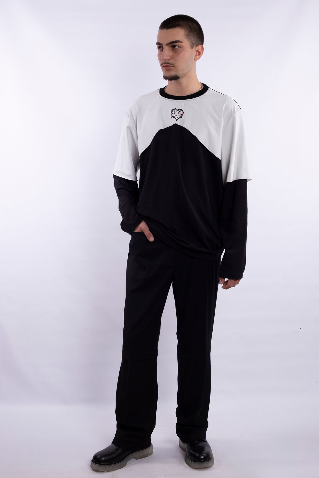 BW T-Shirt With “TATANA HEART” Logo