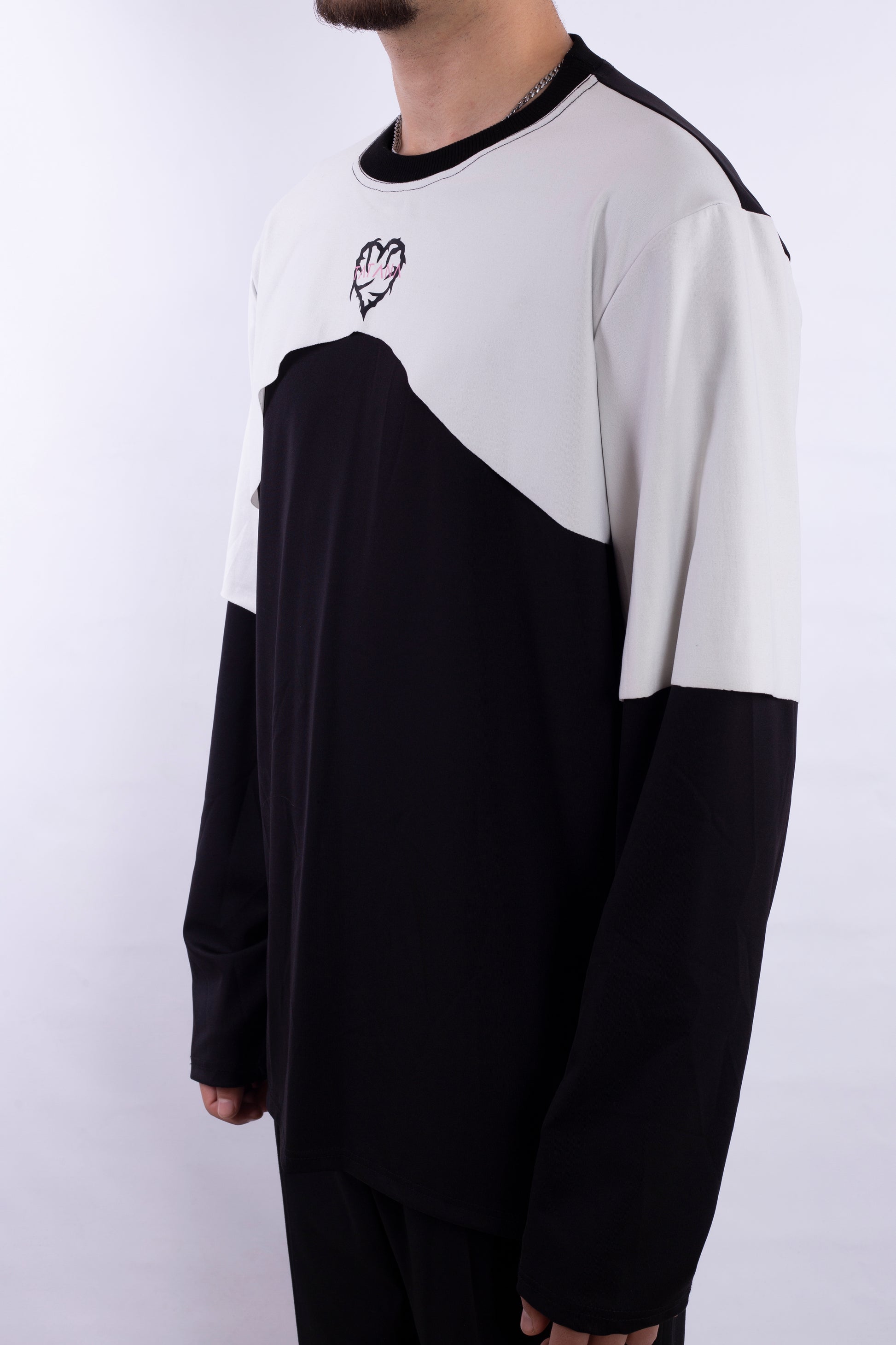 BW T-Shirt With “TATANA HEART” Logo