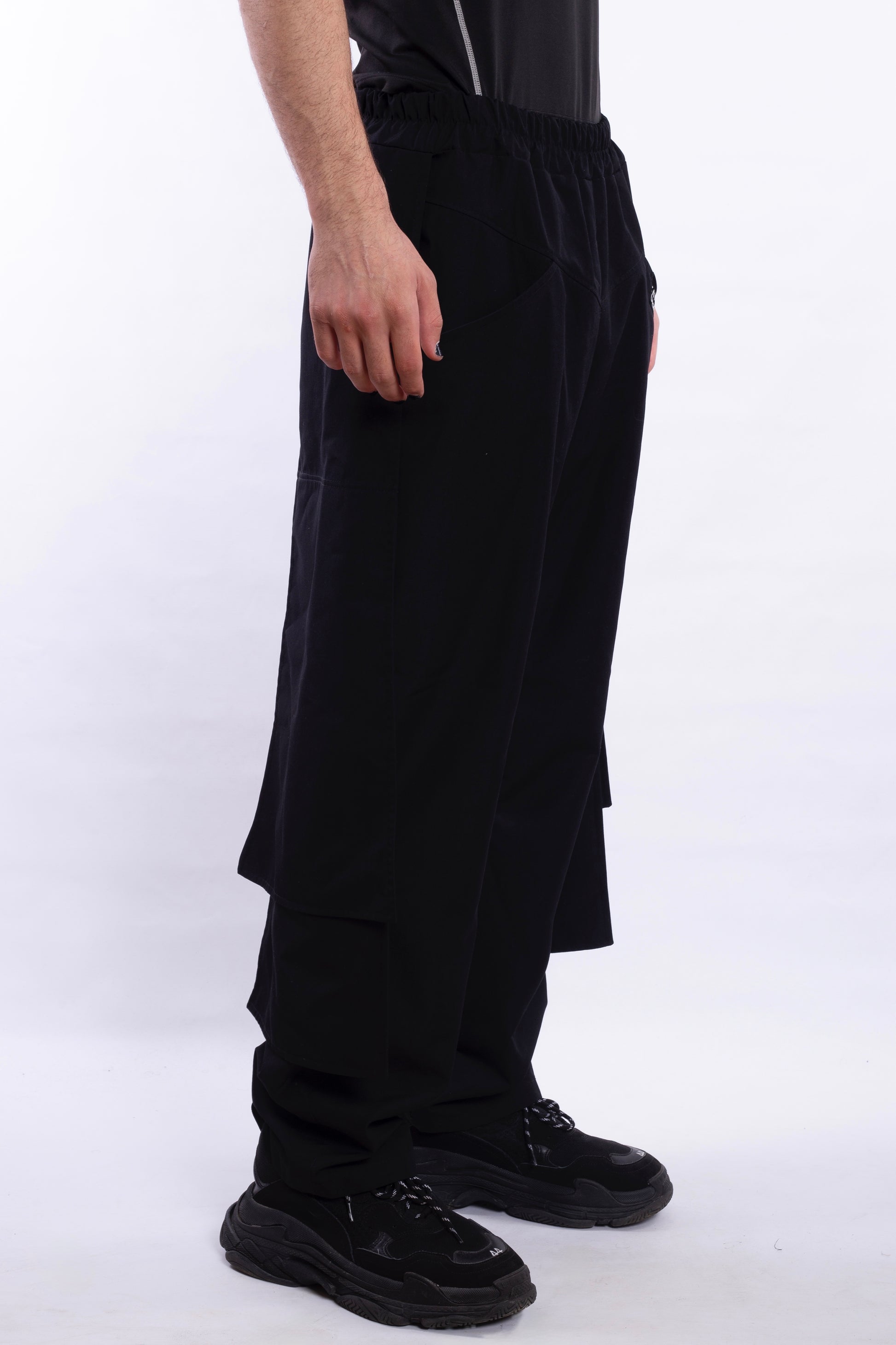 Black Pants L10 With Back Details