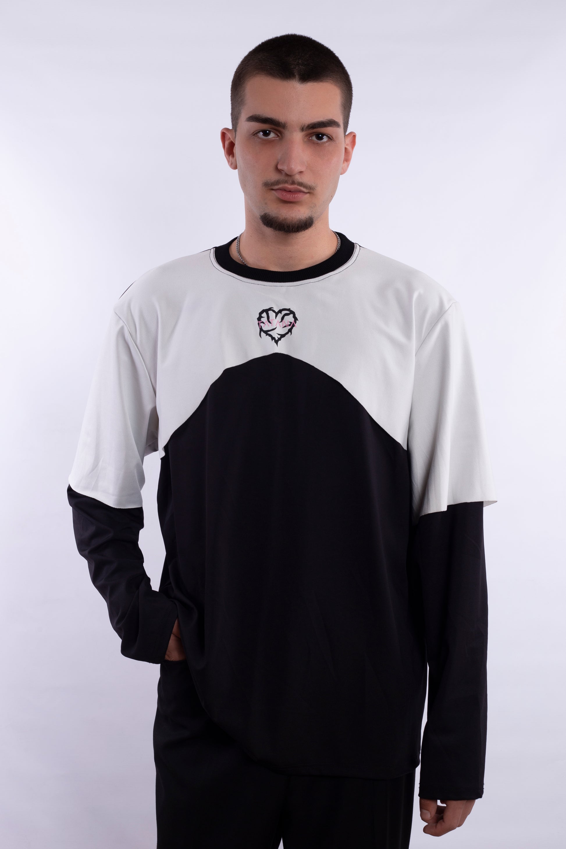 BW T-Shirt With “TATANA HEART” Logo