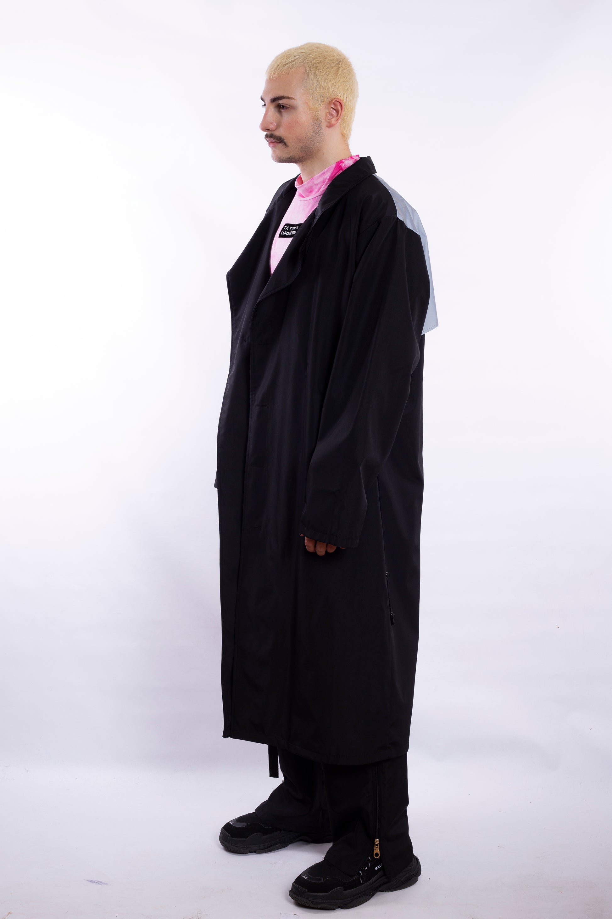 Trench With Reflector Details